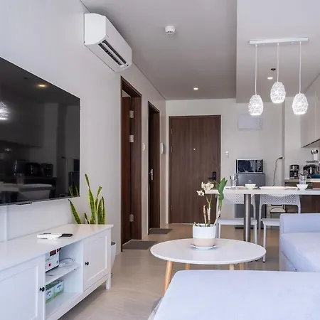 The Royal Staghorn - A Luxury Condo
