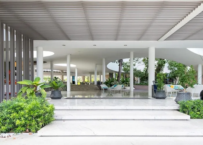 The Royal Staghorn - A Luxury Apartment